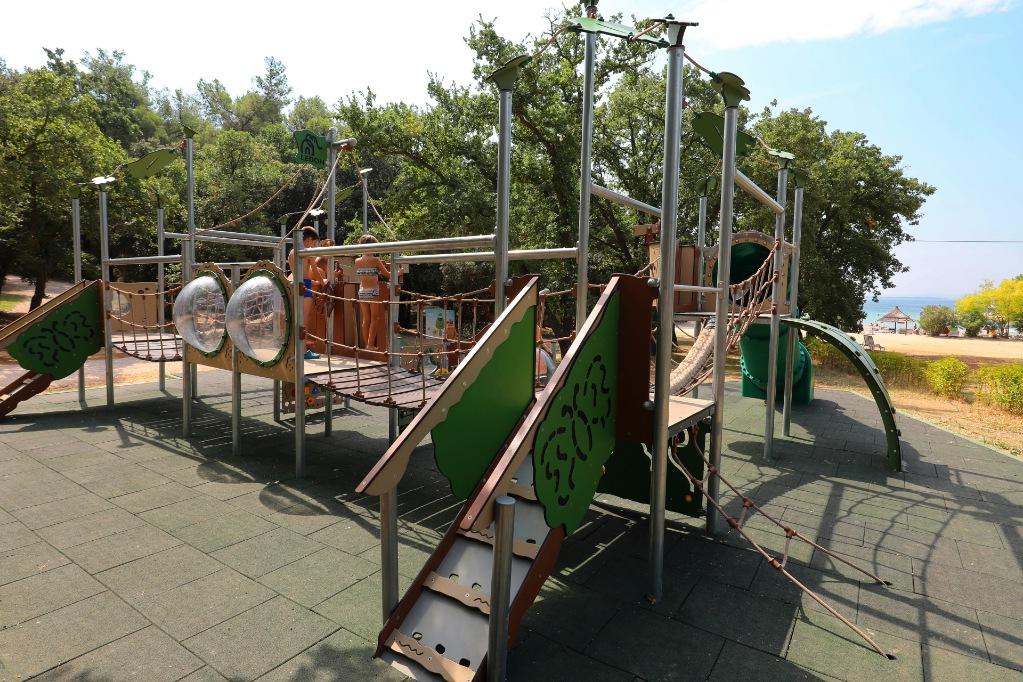 Pine Beach Pakoštane 14