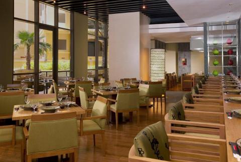 Amwaj Rotana 10