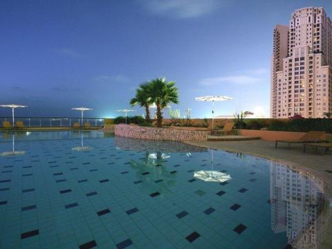 Amwaj Rotana 13