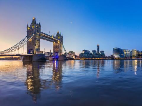 Advent London 4 dana avionom 2025 2